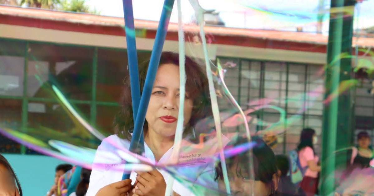 Myriam Aquino lleva el programa “Ciencia sobre ruedas a Amozoc”