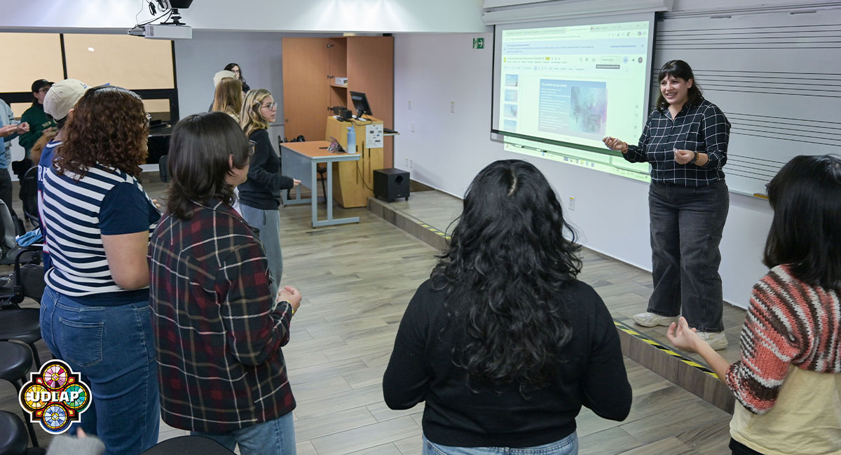Estudiantes de Música de la UDLAP fortalecen su formación con clase magistral de piano y taller de jazz
